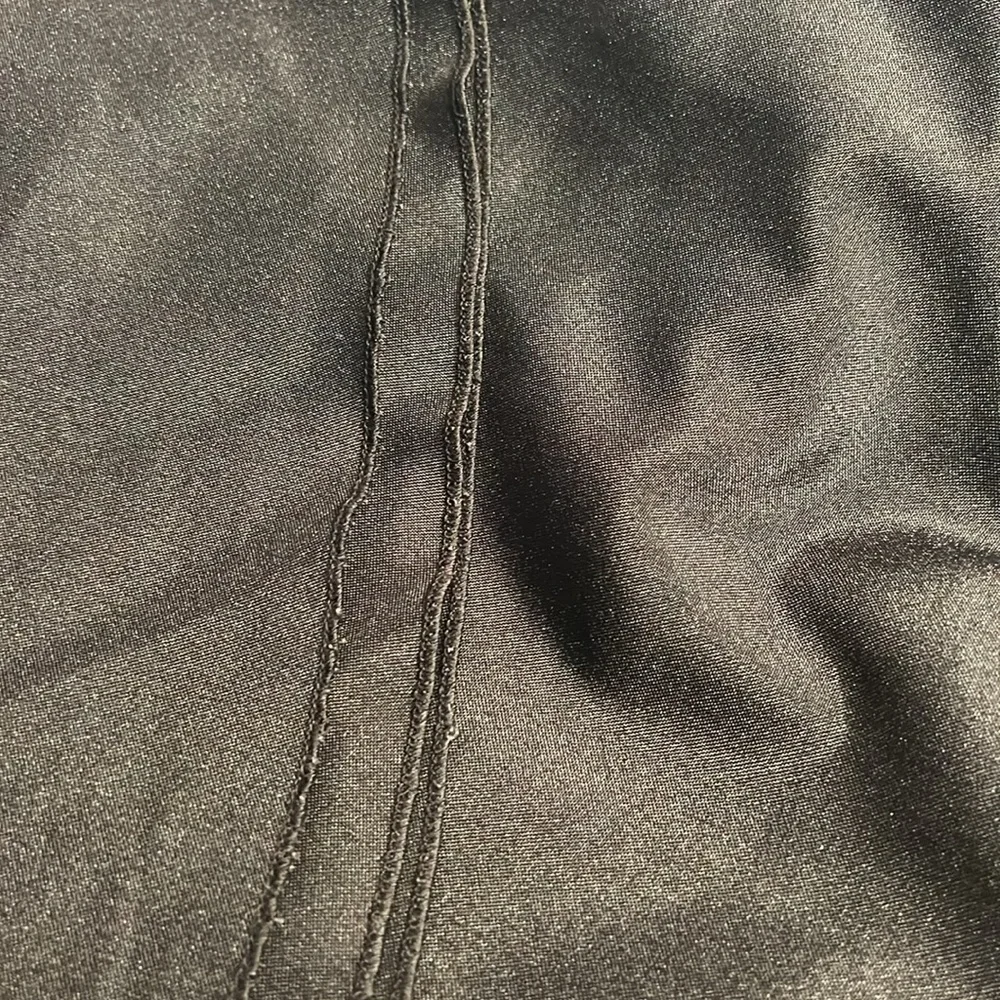 8 ft round black table covering